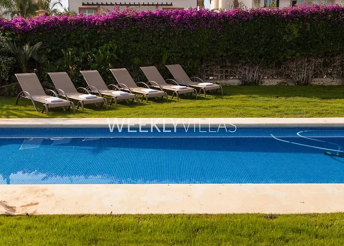 Tupinetti At 1 Min Walk Amaizing Garden And View Center 5 Minutes Walk No Need Car سيدجيس