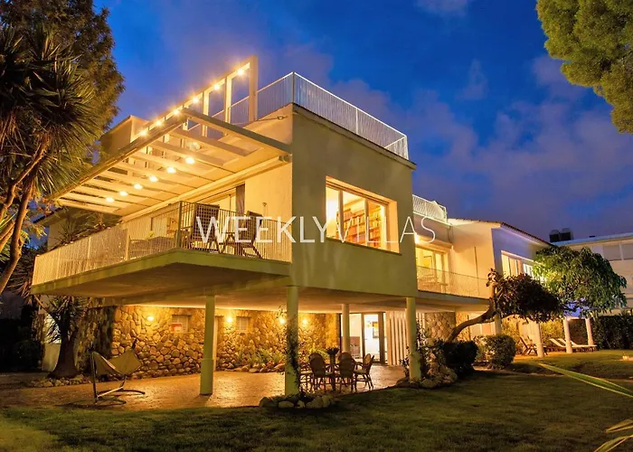 Villa Tupinetti At 1 Min Walk Amaizing Garden And View Center 5 Minutes Walk No Need Car Sitges