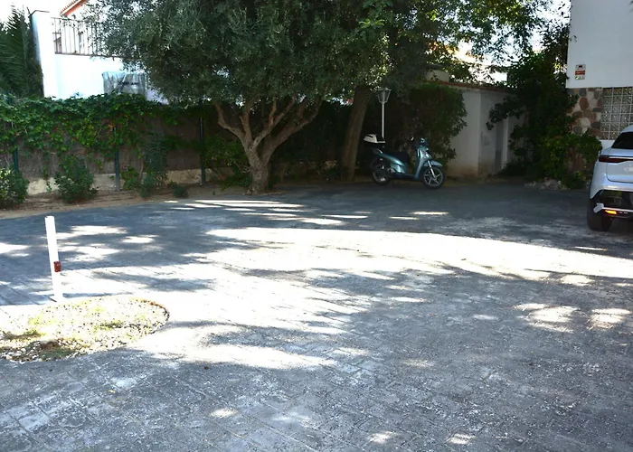 Villa Tupinetti At 1 Min Walk Amaizing Garden And View Center 5 Minutes Walk No Need Car Sitges