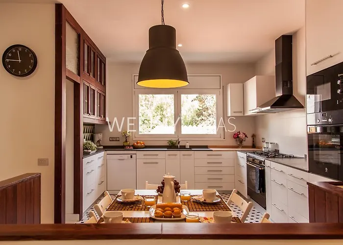 Villa Tupinetti At 1 Min Walk Amaizing Garden And View Center 5 Minutes Walk No Need Car Sitges